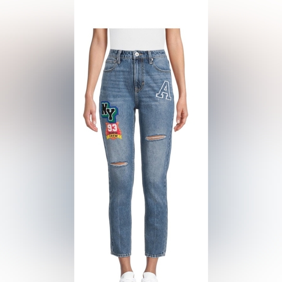 No Boundaries Juniors' Mom Jeans - Picture 1 of 4